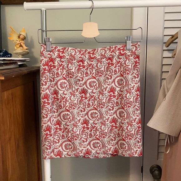 Free People Bodycon Skirt Size Small EUC - Red, Silver, White Festive Print - Picture 3 of 9
